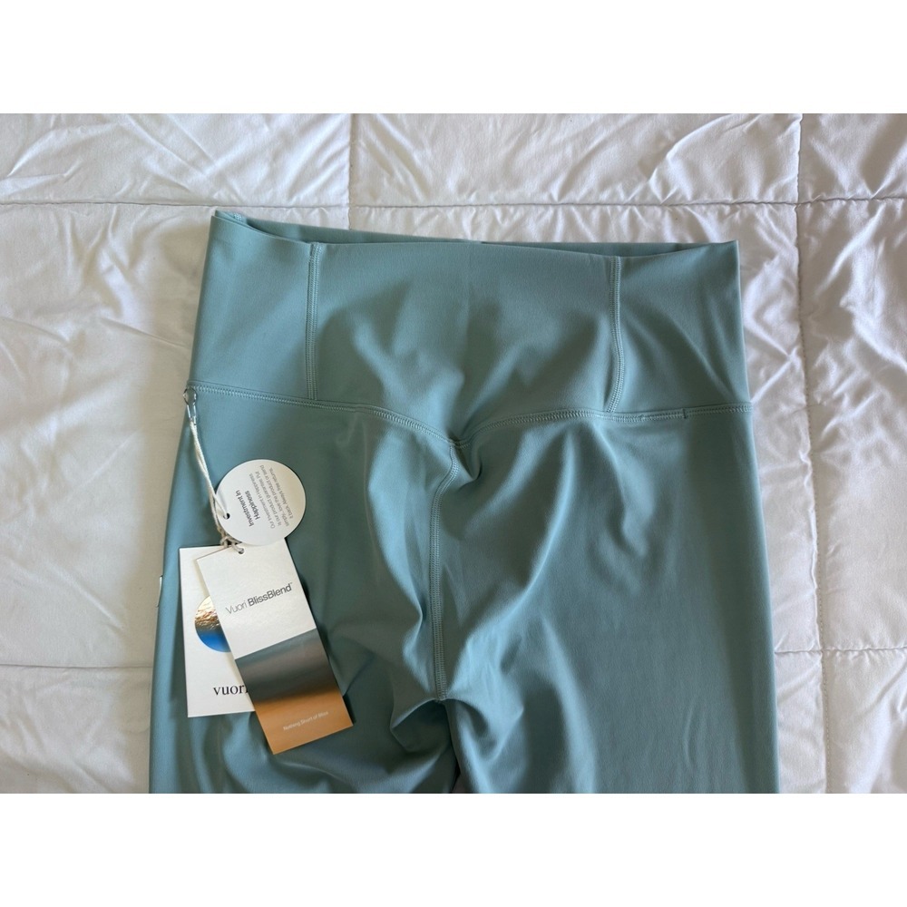 New Vuori AllTheForm Legging Size Medium Sea Spray Blue Stretchy Workout NWT - Picture 6 of 10